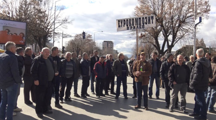 Вработените во „Еурокомпозит“ повторно го блокираа патот Градско-Прилеп