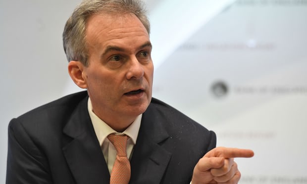 Заменик гувернерот на Англиската Банка се извини за моментот на „менопаузална економија“