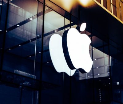 Apple ги повлекува iPhone 7 и 8 од Германија