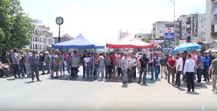 Пазарџиите во знак на протест повторно го блокираа булеварот кај Бит-пазар