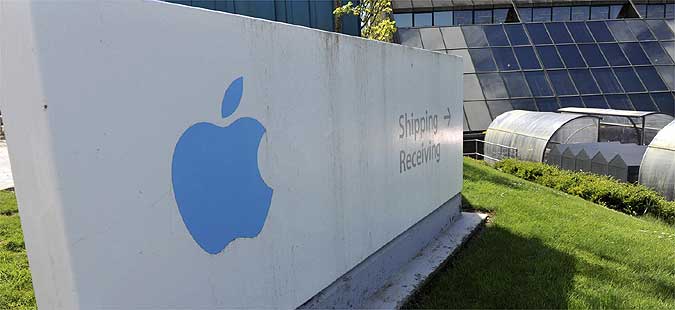 Милијардерот Бафет купи уште 75 милиони акции на Епл
