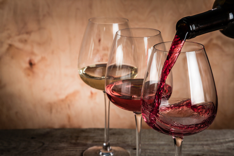 Раст на продажбата на вино и ракија од „Тиквеш“