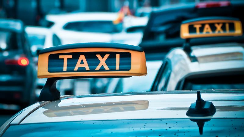 УЈП со нова обврска за таксистите, задолжителен ГПРС