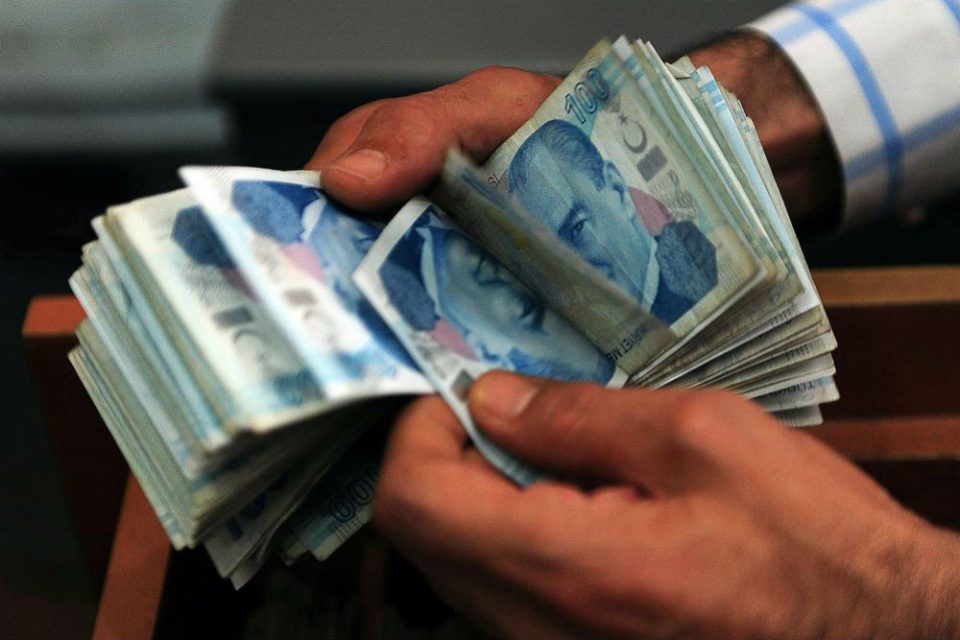 Турската лира со пораст во однос на доларот