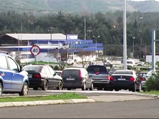 Километарски колони за влез во Македонија, на Евзони се чека најмалку 30 минути