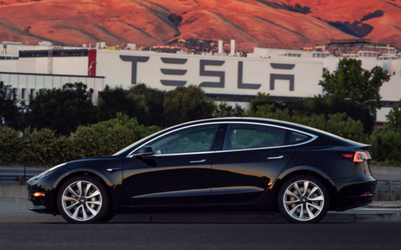 „Тесла“ има свој рекорд – 5.000 возила за една недела