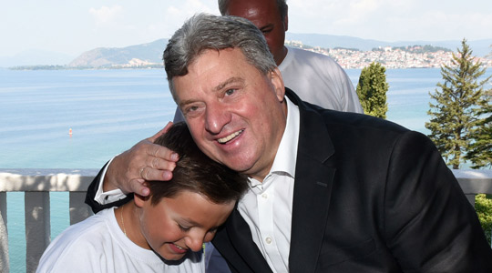 Иванов го прими младиот Марко кој го преплива Охридското Езеро: Ти си наша заедничка гордост