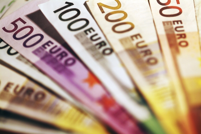 Новите банкноти од 100 и 200 евра ќе бидат претставени следниот месец