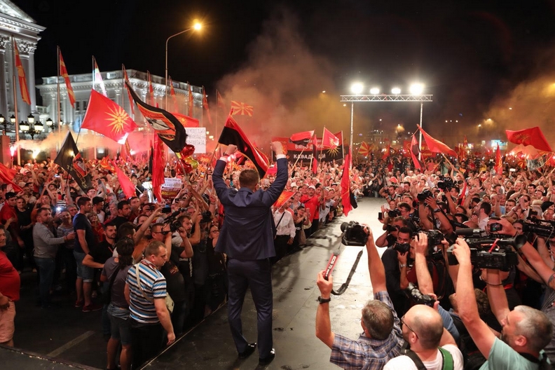 Расте рејтингот на ВМРО-ДПМНЕ, СДСМ со пад на довербата кај граѓаните