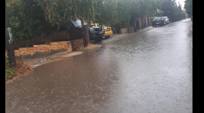 Утринскиот дожд предизвика поплава во Драчево, граѓаните бараат реакција од градоначалникот Темелковски (ФОТО ГАЛЕРИЈА)