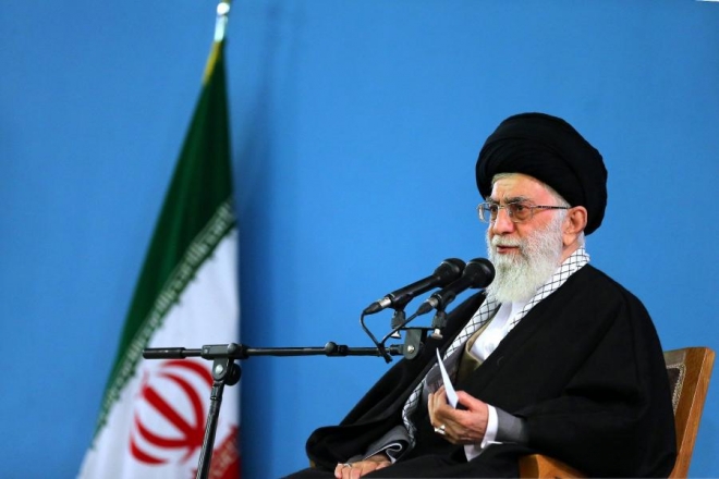 Иранскиот врховен лидер Хамнеи повика на јакнење на оружените сили