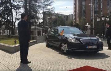 ФОТО: И Меркел се возеше во Мерцедесот за чија набавка е осуден Груевски