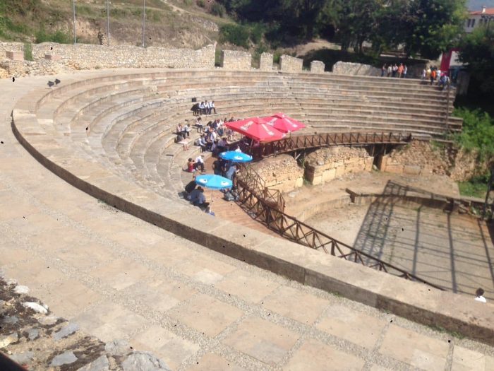 Фијаско на кампањата: Никој не дојде на дебатата за референдумот на Антички театар во Охрид