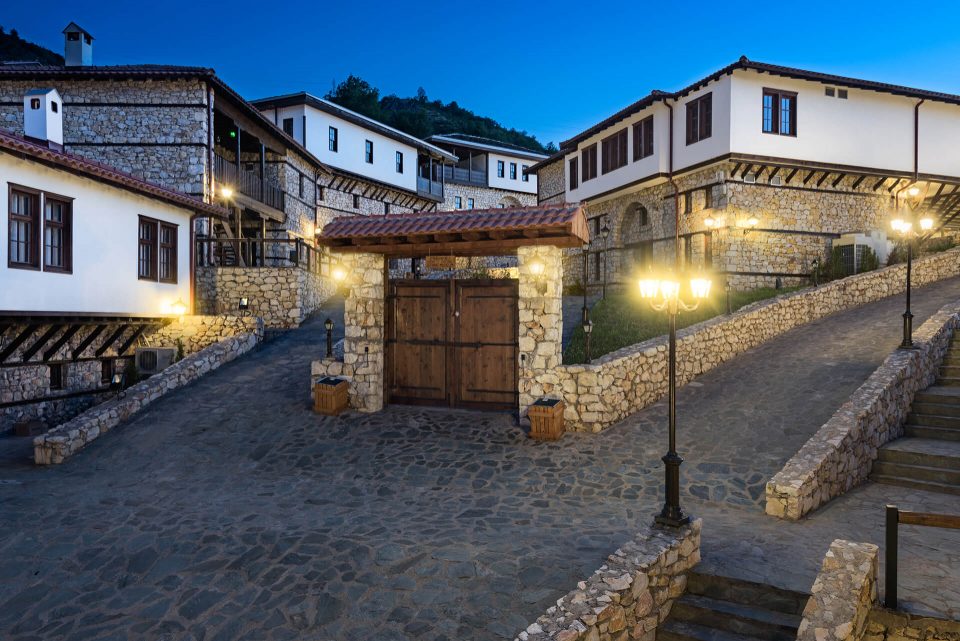 Кој ќе го „лапне“ комплексот  Македонско село