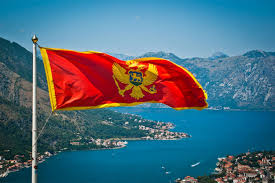 Црна Гора воведува казна за тие кои нема да стојат при интонирање на химната