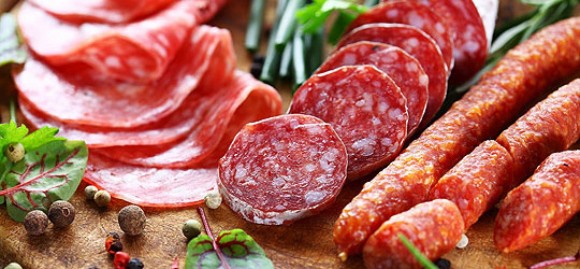 Преработеното месо го зголемува ризикот од рак на дојка