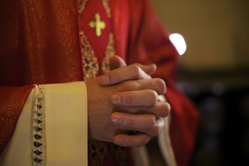 Католичката црква во Шпанија јавно призна за сексуално злоставување малолетници