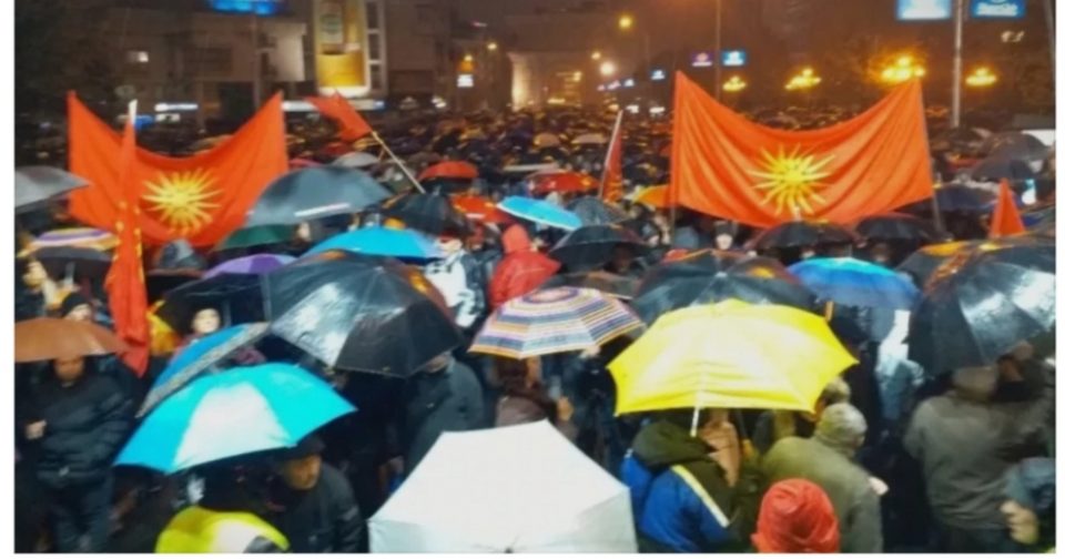 Експрес“: Протестот не може да го спречи ни зимата ни Власта (ФОТО)