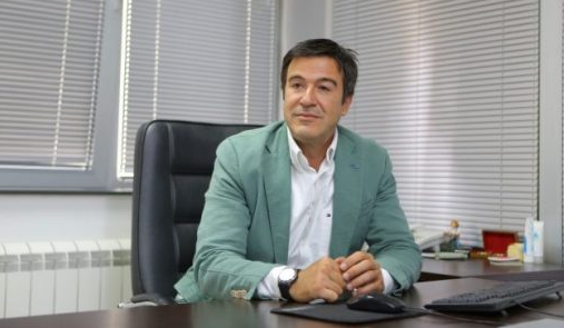 Додека патриотите ги држат притворени и по цели денови во судови, многу полесно им врви силувањето и тоталното уништување на се што е македонско