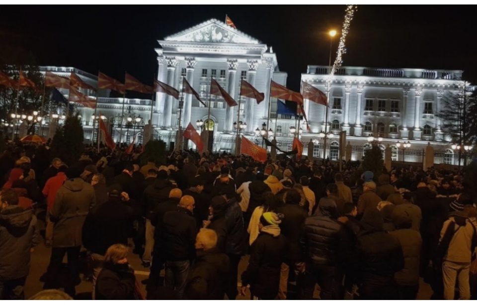 Мицкоски: На пратеници им се ставаат лисици, се случуваат брутални убиства, ќе дојде денот кога сите ќе одговараат за тоа!