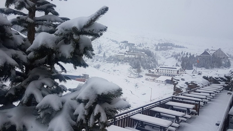 Македонија под снег: Вечерва падна првиот снег и во Скопје, еве што најавуваат метеоролозите (ФОТО)