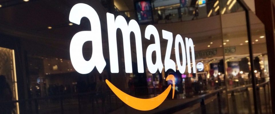 „Amazon“ ја разгледува можноста како да отворат роботизирани продавници на аеродромите