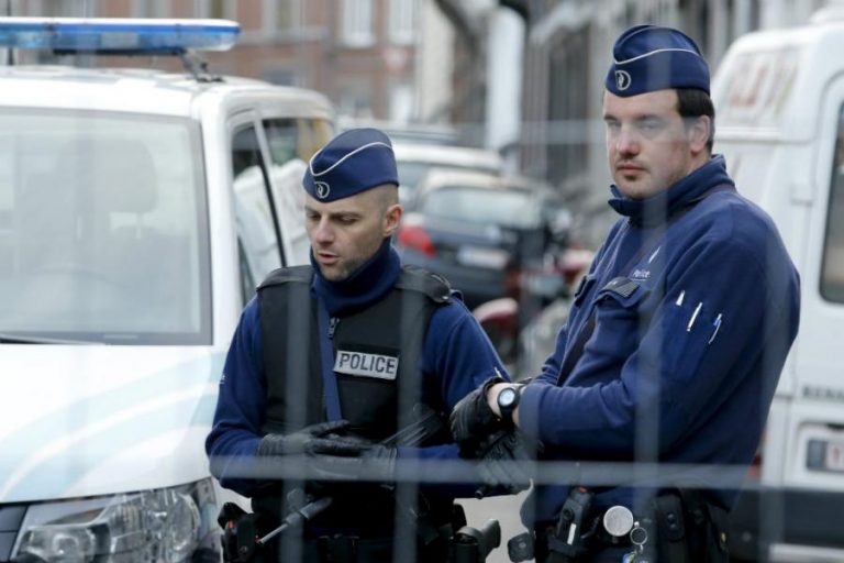 Полицаец нападнат во Брисел, властите истражуваат дали е тероризам