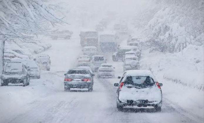 Поради снег забрана за камиони на патот Делчево- граничен премин „Делчево“