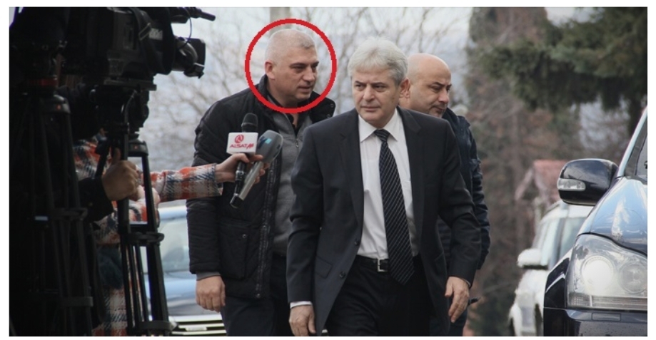 Приведен шоферот на Али Ахмети, „Алфите“ му поставиле зaceдa, го пpивeлe во ПС Ѓорче Петров!
