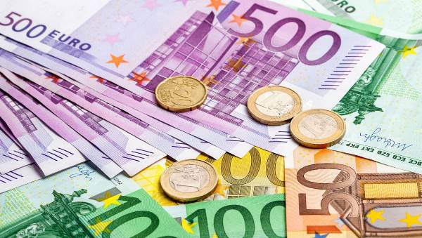 Хрватската просечна плата поголема од две македонски
