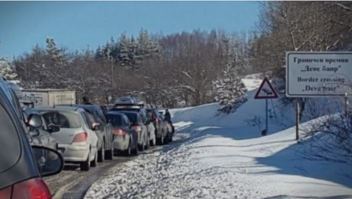 Зголемена фреквенција на возила на македонско-бугарската граница кај Деве Баир