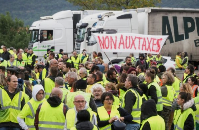 Нови протести на „жолтите елеци“ во Франција