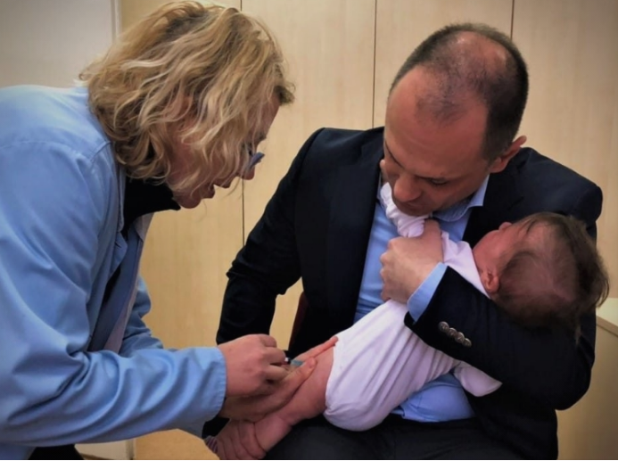 Филипче призна дека не ја вакцинирал внуката со МРП вакцина (ВИДЕО)