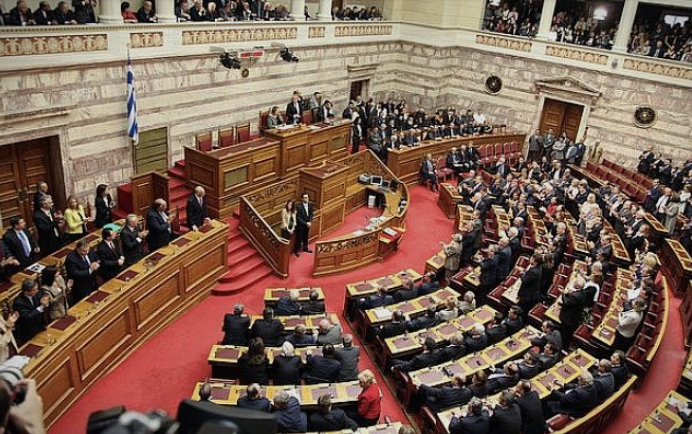 Втор ден расправа во грчкиот Парламент, на полноќ ќе се гласа доверба на владата