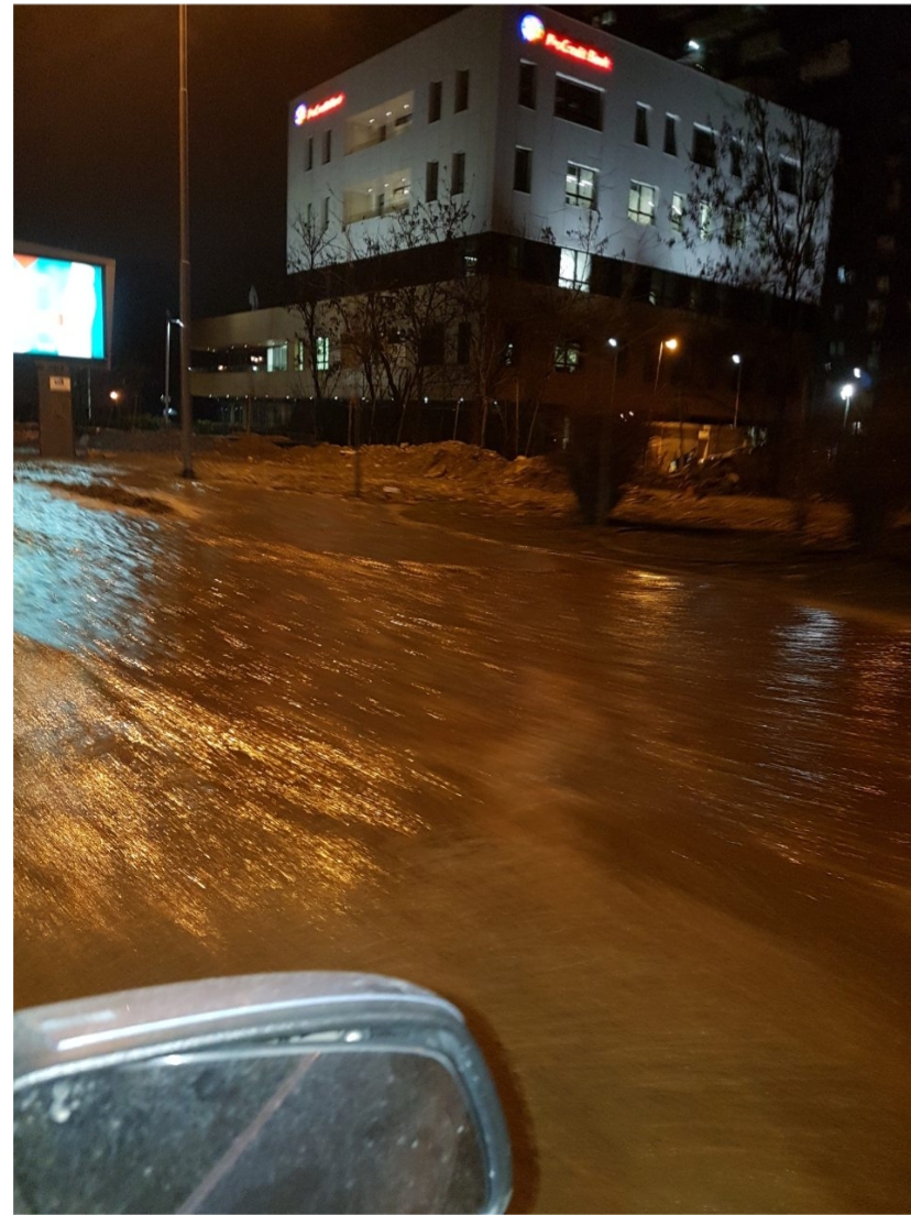 Поплава на „Илинденска“, водата се шири со огромна брзина (ФОТО)