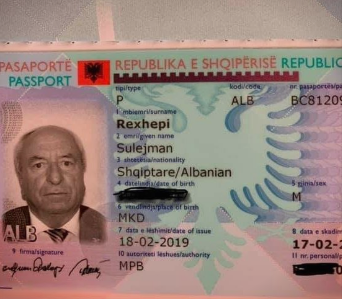 Поглаварот на ИВЗ на Македонија- Реисот Сулејман Реџепи, на ФБ се пофали дека има албански пасош