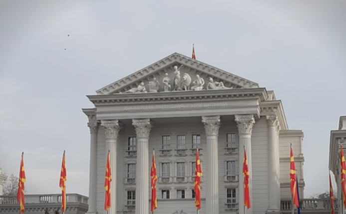 Рекордно ниско ниво на капитални инвестиции: Владата не дава пари за болници, училишта и градинки