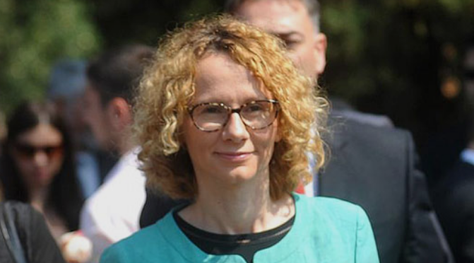 Синдикатот на одбраната се жали на условите за работа, бара оставка од министерката Шекеринска