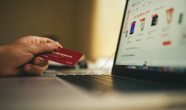 Македонците слабо плаќаат со картички на интернет