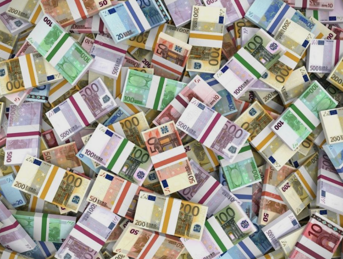 Така се трошат народните пари: Во четири очи склучени 596 договори за 33 милиони евра
