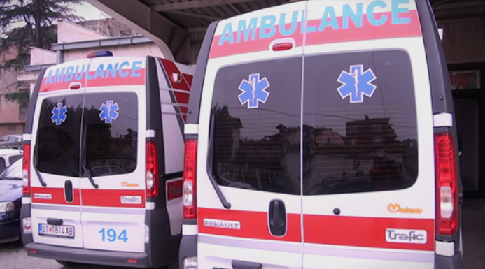 Мерцедесот што Заев ќе го продаваше ќе добие нови гуми вредни колку две амбулантни возила