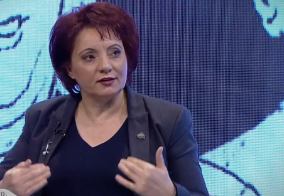 Лиле Стефанова: Мислењата за пуштање од куќен притвор и враќањето на пасошите се потпишани од Јанева