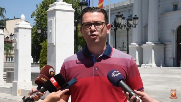 Трипуновски до власта: Наместо вашите 500 евра ветени плата, денес имаме 500 фамилии без плата- дали ова е нова мерка на СДСМ?