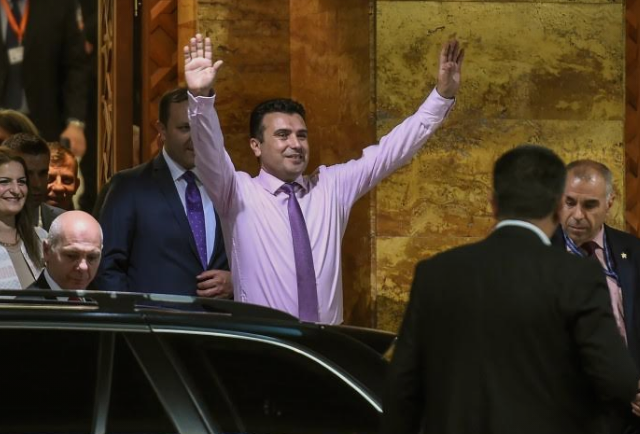 Светот ѝ се смее на Македонија: Катастрофата на Заев вест во познатите медиуми (ФОТО)