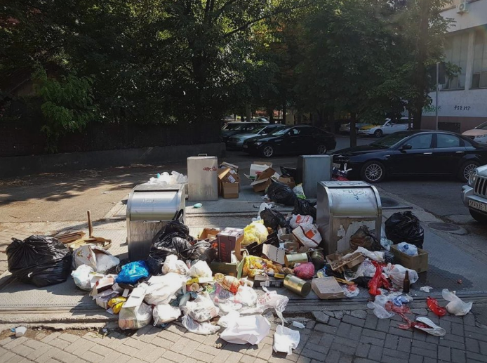 За скопјани никако да дојде „животот“- градските власти заборавија да се фатат за работа три години откако се на власт (ФОТО)