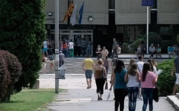 Алармантни бројки: За една година запишани 3264 студенти помалку на факултетите