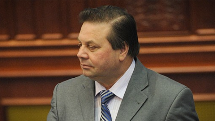 Амди Бајрам: Во овие моменти не треба многу да пливаш, оти може да се удавиш!