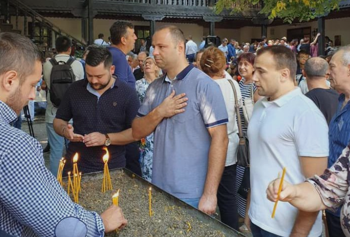 Мисајловски: Убав ден Македонци каде и да сте, нека ни е честит големиот празник