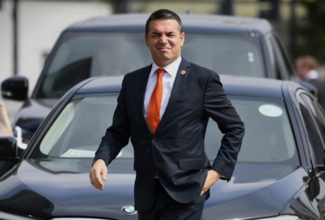 Димитров го предложи за амбасадор професорот кој одобри стипендија од 40 илјади евра за ќерка му