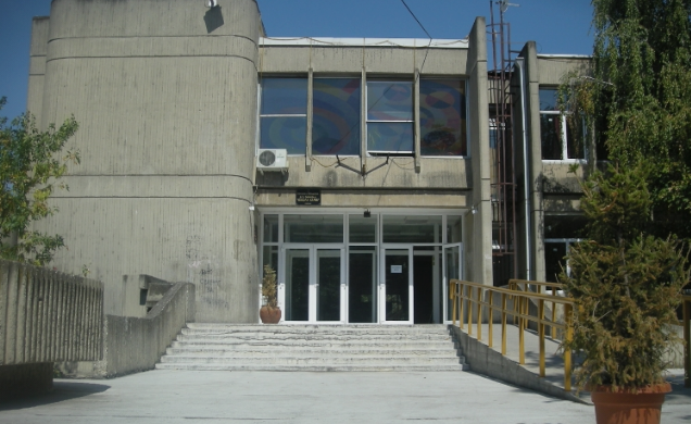 СКАНДАЛ: Директорка на скопско училиште им се заканува на учениците ако протестираат за загадениот воздух (ВИДЕО)